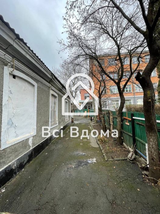 Продаж житлового будинку