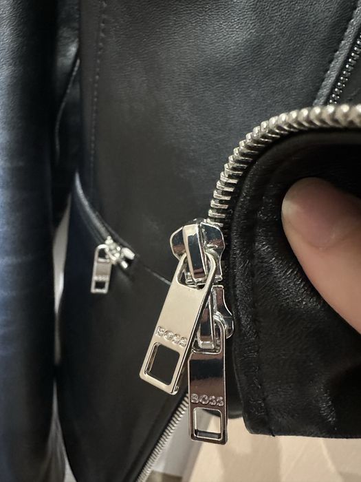 Hugo Boss шкіряна куртка жіноча оригінал s