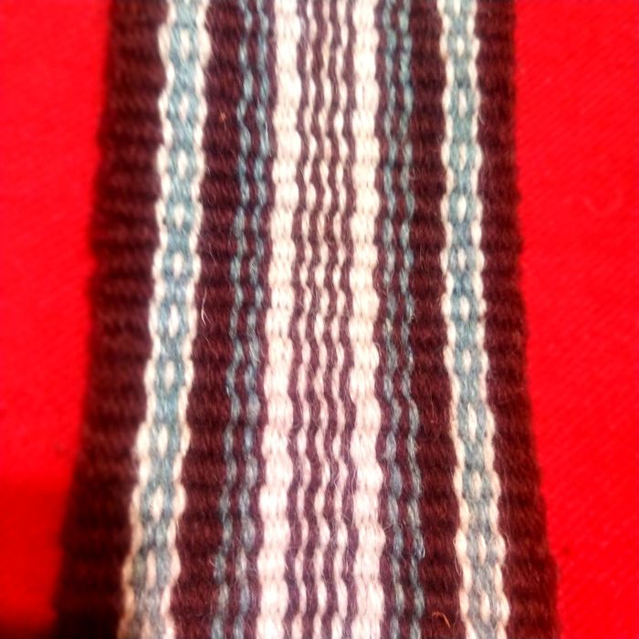 З овечої вовни ткані крайки.