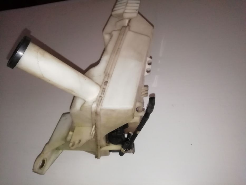 Ford Focus deposito do limpa vidros 2014/2015/2016/2017/2018/2019