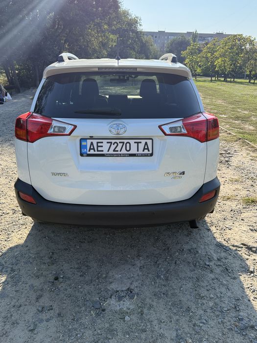 Автомобіль Toyota RAW 4