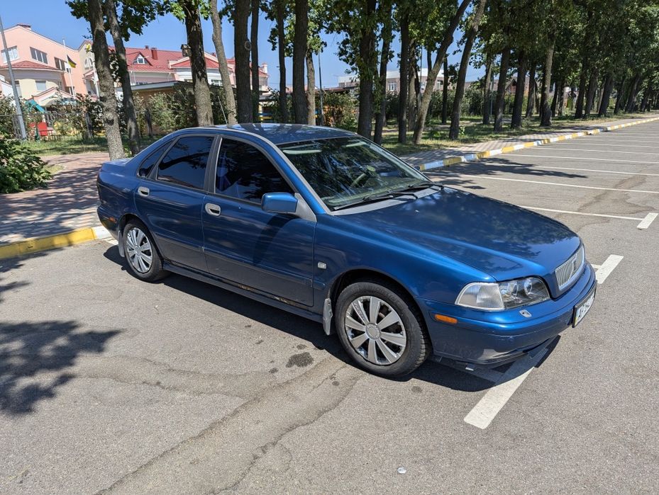 Авто Volvo S40, 1998