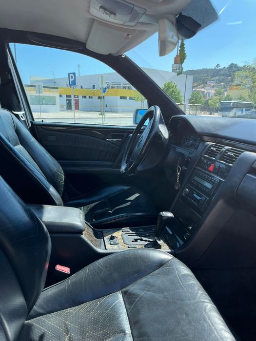 MERCEDES-BENZ E300 Avantgard