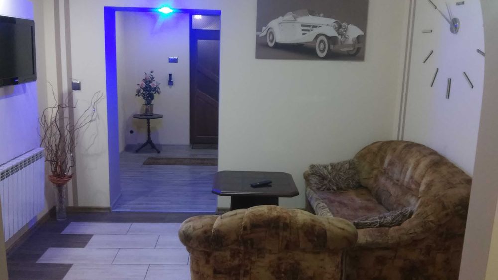 Noclegi-Firmy ,Os. prywatne -ZAWIERCIE -OGRODZIENIEC-JURA -Dom,Parking