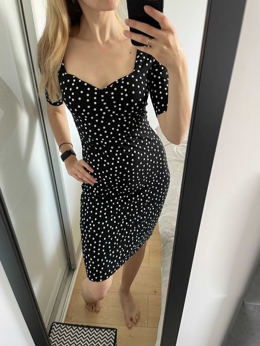 Sukienka w groszki Anna Field dekolt serce