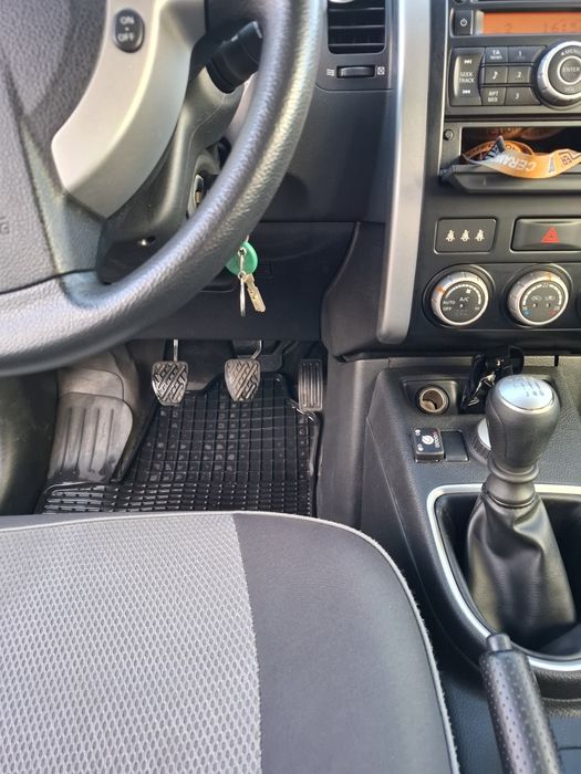 Samochód Nissan X-Trail