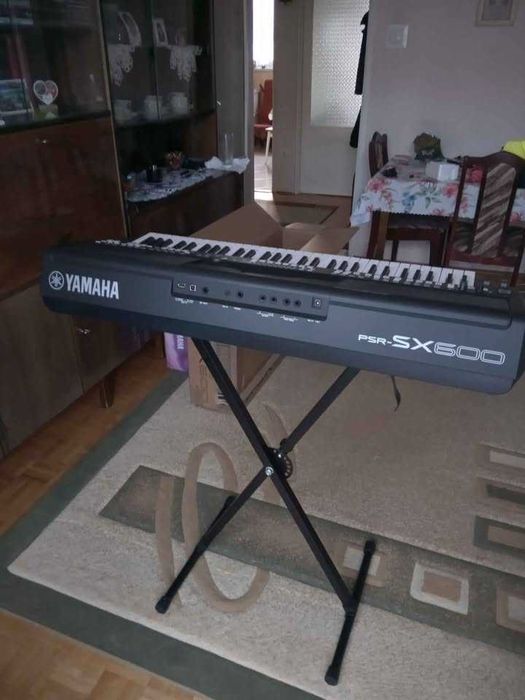 Keyboard Yamaha PSR SX600