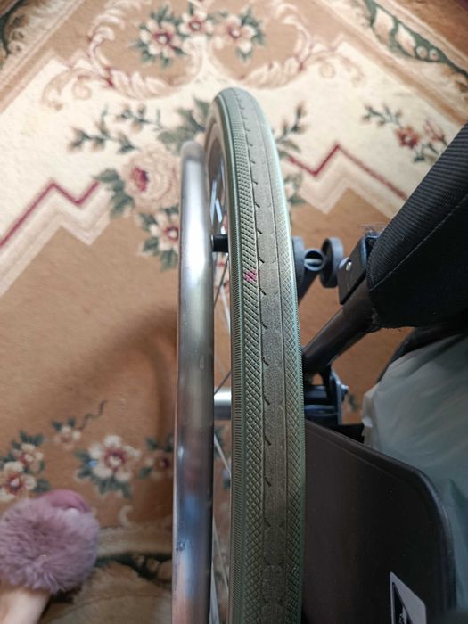 Инвалидное кресло