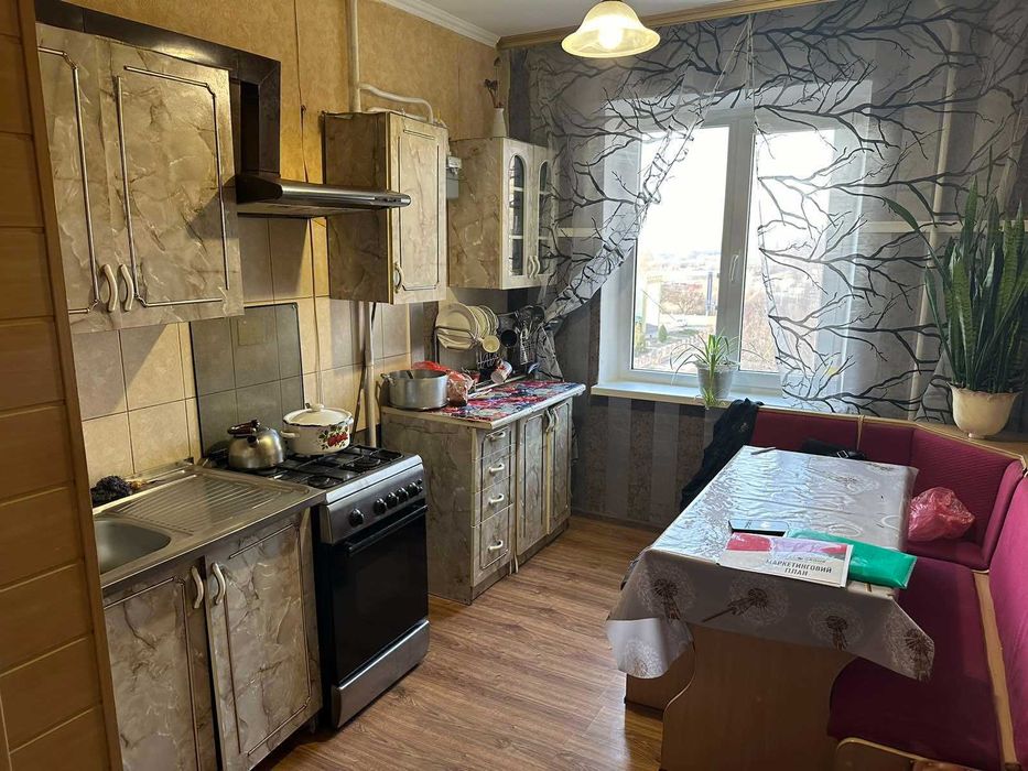 5-кімнатна квартира