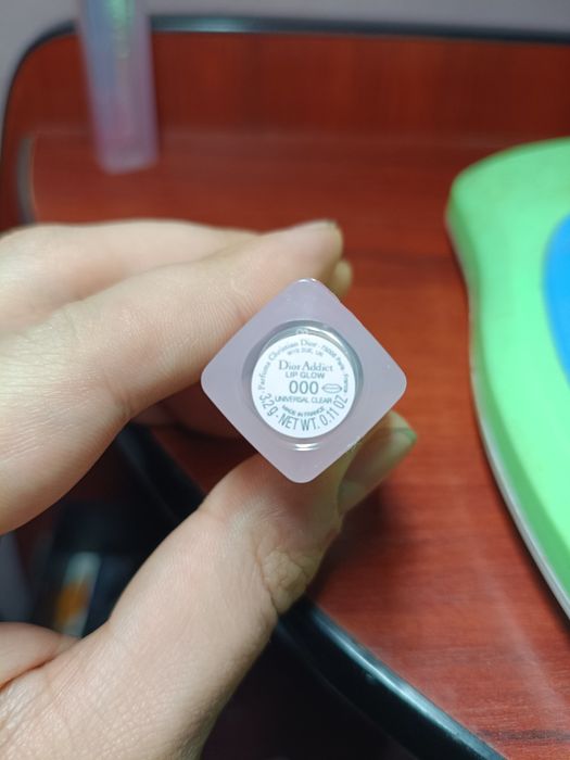 Помада нова відтінок 000 diop