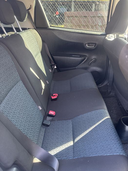 Toyota  Yaris 2012