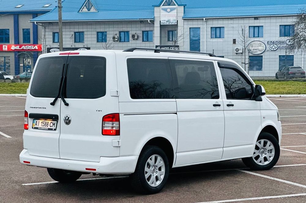 Volkswagen T5, 2.0 дизель, пасажир 9
Надійний та економний автомобіль.