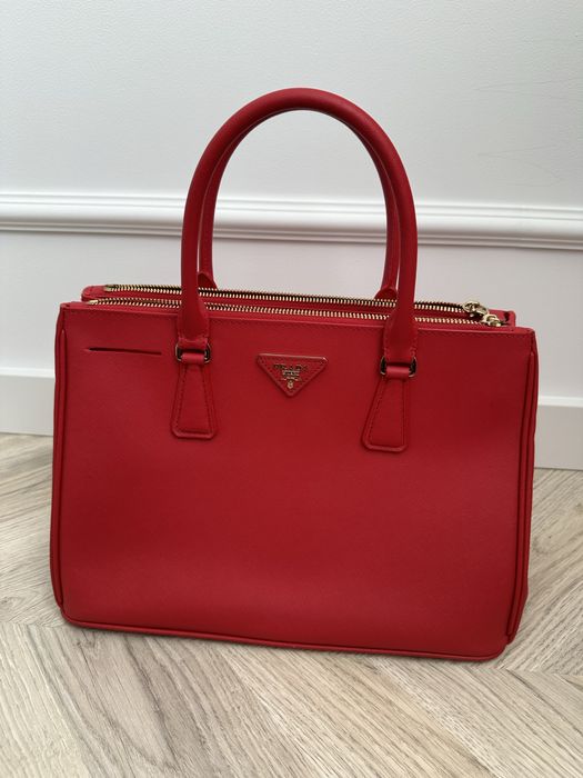 Torebka jak prada czerwona