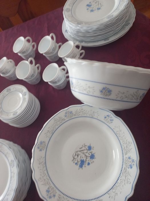 Conjunto de louça completo