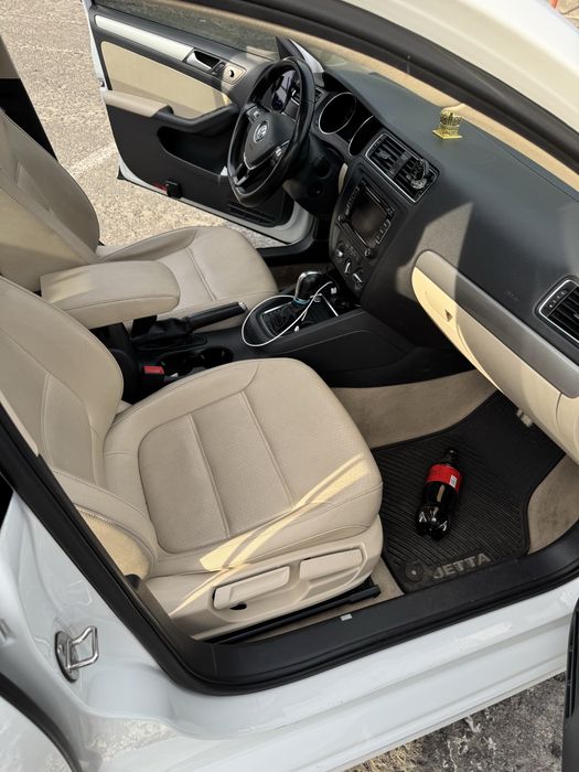 Продається Volkswagen Jetta SE 2015