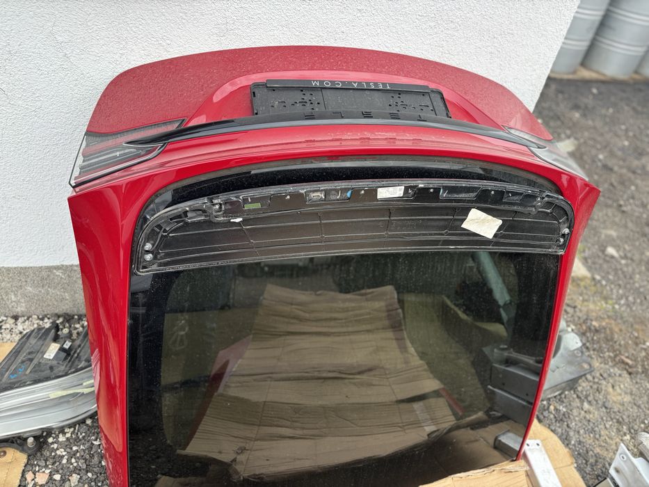 Ляда задня тесла Х , кришка багажника Tesla X plaid