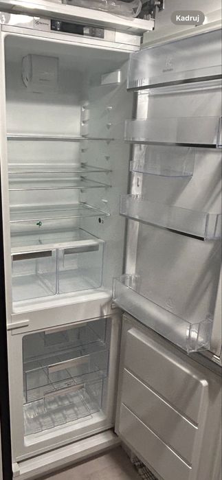 Półka szuflada Lodówki do zabudowy ELECTROLUX