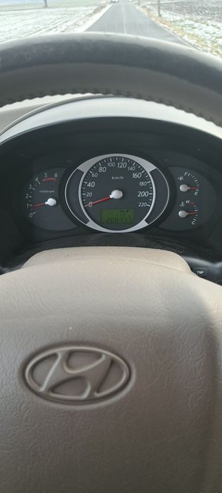 Туксон 2010рік,4×4, 103kw, 6 -ступка.