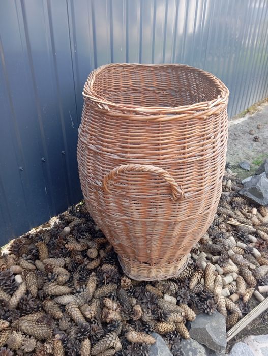 Корзина плетена старовинна, чудовий декор, побут