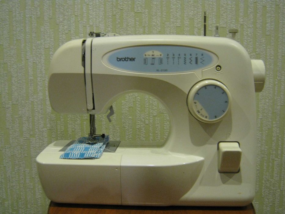 продається швейна машина