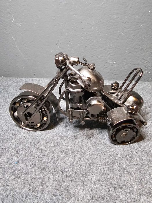 Motocykl metalowy typu chopper