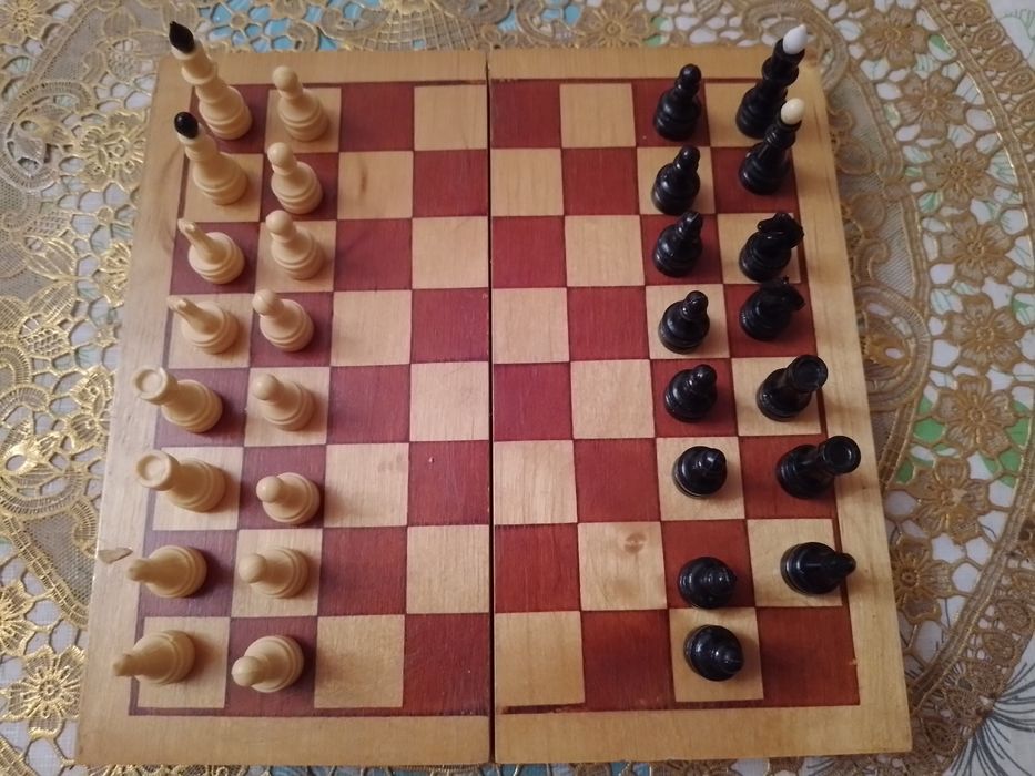 Продам маленькие шахматы