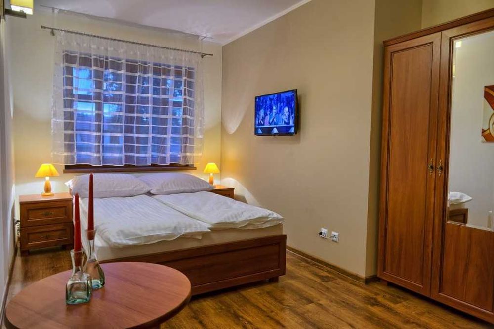 Willa Echo, idealna lokalizacja, centrum, komfortowe pokoje i apartamenty, parking, ogród, plac zabaw, pieszo wszędzie blisko :)