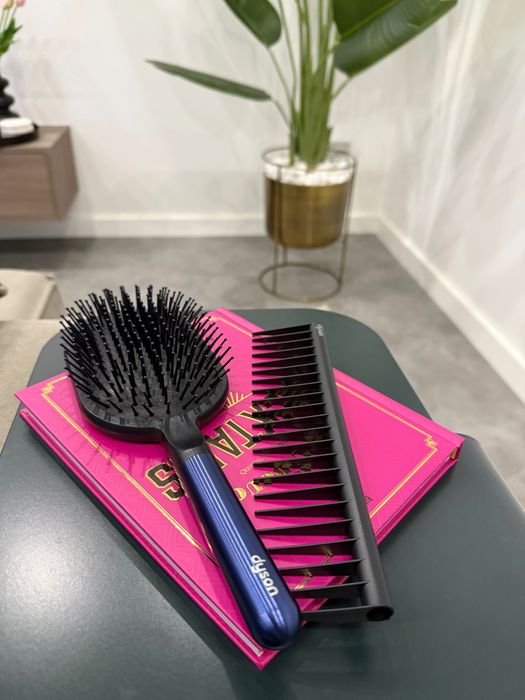 Розчіски Dyson нові