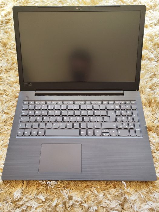 Portátil Lenovo V130-15IKB
