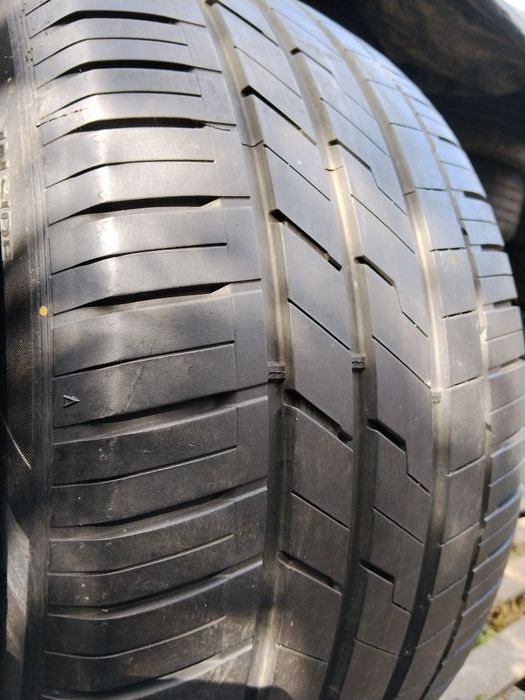 Hankook 305 40 r20 2шт шини bmw х5 літні б'у з Європи