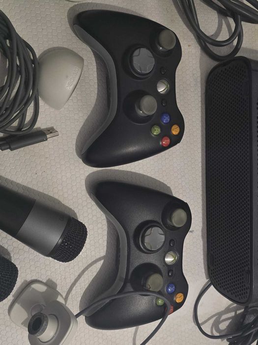 XBOX 360 "chipada" rola jogos gravados com todos os extras