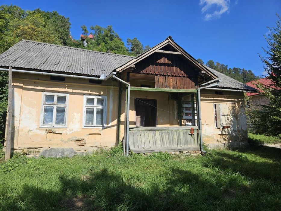 Будинок з землею 9,32сотих в центрі Косова