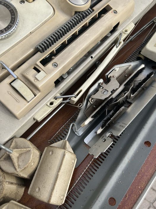 Maquina de Tricotar - EMPISAL