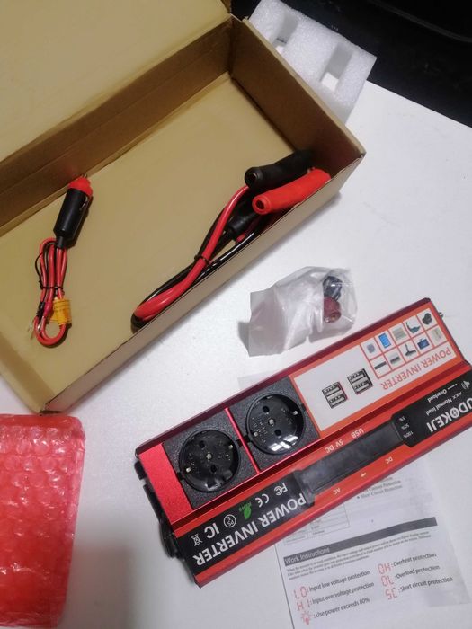 Инвертор 12/220, 12В 2000Вт. 2 розетки, 4 USB
