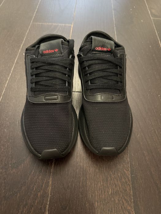 Adidas кросівки оригінал нові 38р