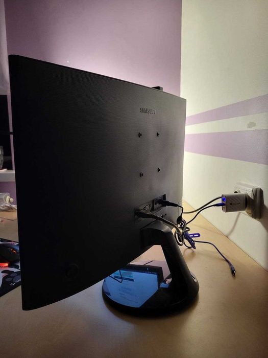 Монітор Samsung C24F390FHI