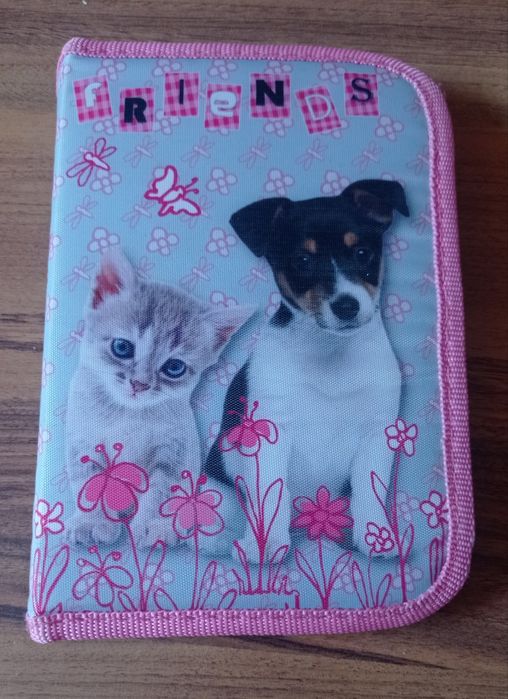 Piórnik szkolny z wyposażeniem