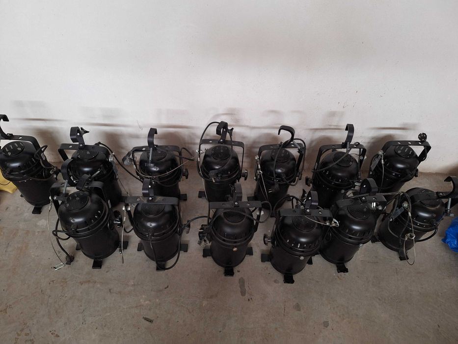 Projectores PAR 56 300w pretos x 14 unidades