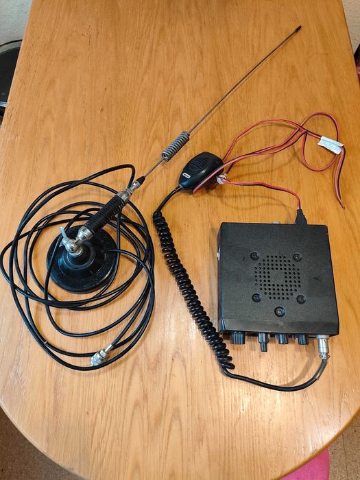 CB radio President Walker: ASC, komplet, antena jako dodatek.