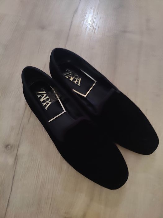 Loafers pretos de suede da Zara