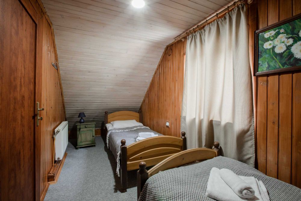 Оренда котеджу з лазнею 6-8 осіб біля лісу Буковель