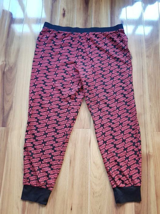 Spodnie Stranger Things Netflix Tesco czerwone czarne 2XL bawełna