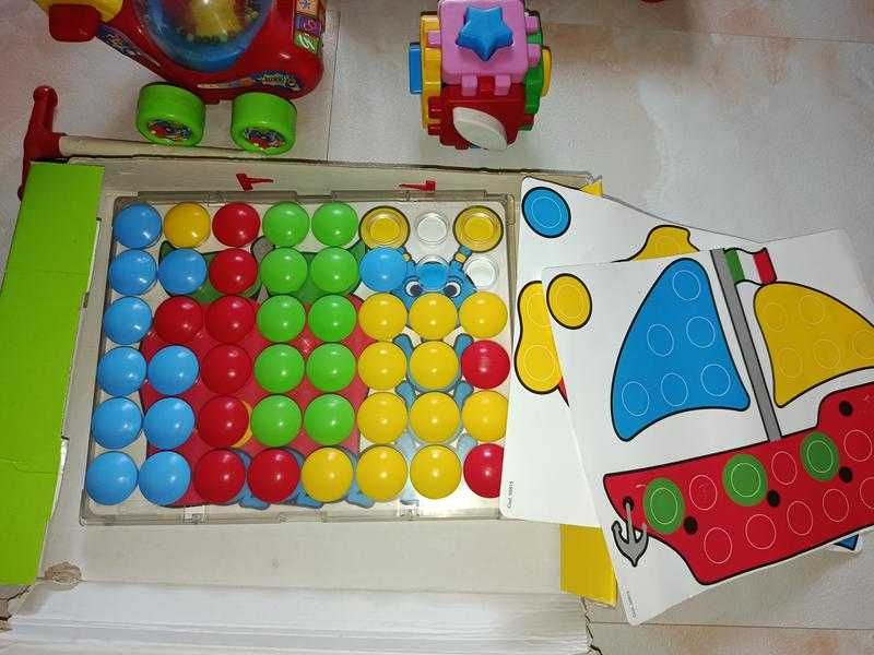 Комплект іграшок на 1-3 роки, піраміда, мозаїка, дер.паровоз, каталка