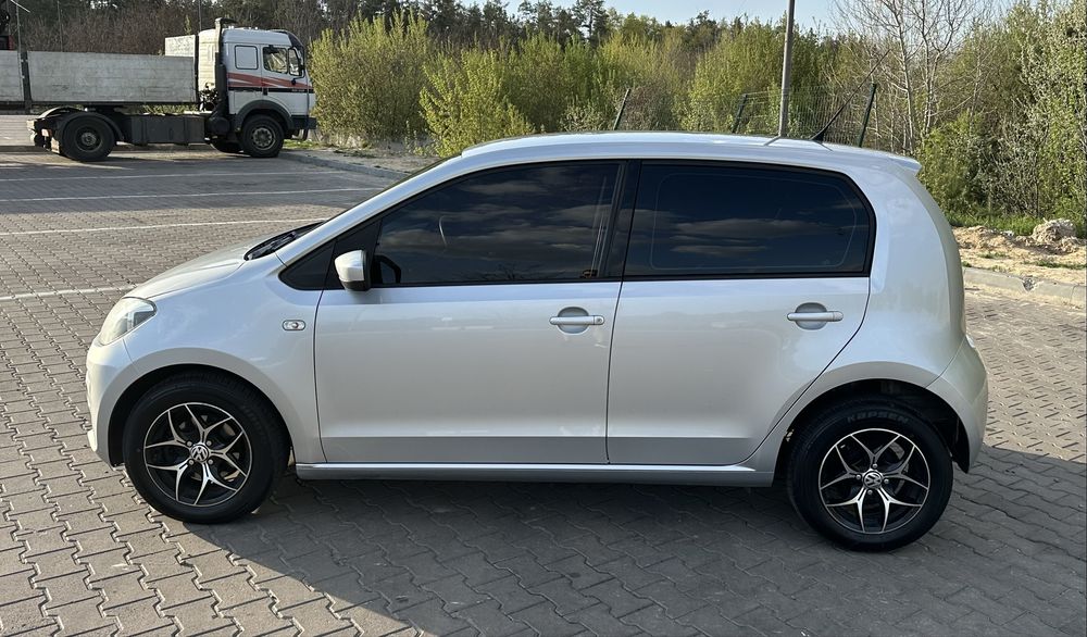 Volkswagen Up 2014 VIN WVWZZZAAZFD028153 фото оголошення 8 з 24
