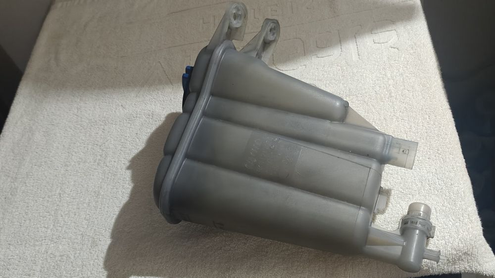 Reservatório de água radiador (Audi A4 Avant B8.5)