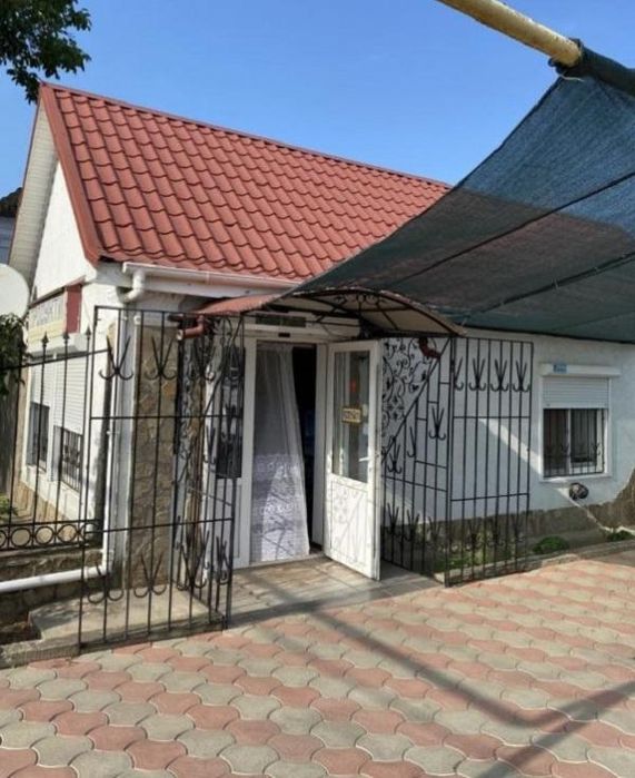 Продам жилой дом с коммерческим помещением.(213-709)