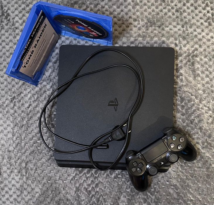 Sprzedam konsolę PS4 slim z padem + gra, okablowanie niski soft 6.5