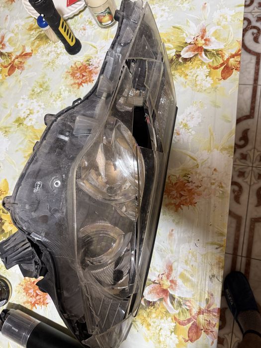 Левая фара РАВ 4 2015 год