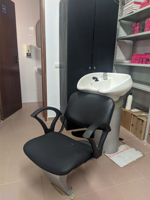 Um espelhos de cabeleireiro