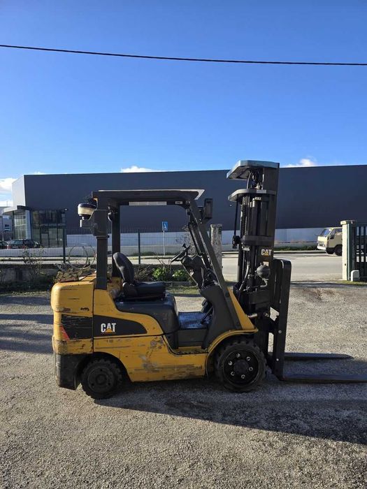 Empilhador Caterpillar GC30 N
